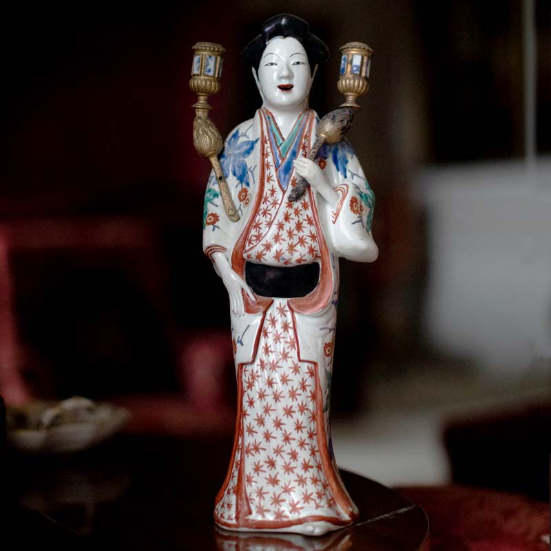 Detail of a Japanese Kakiemon bijin (or beautiful lady) of the Edo Period